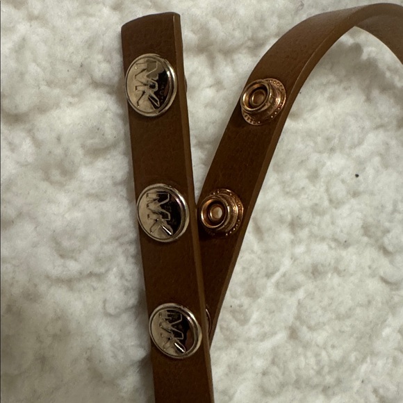 Michael Kors Gold and Cream Belt Bag - Picture 4 of 10